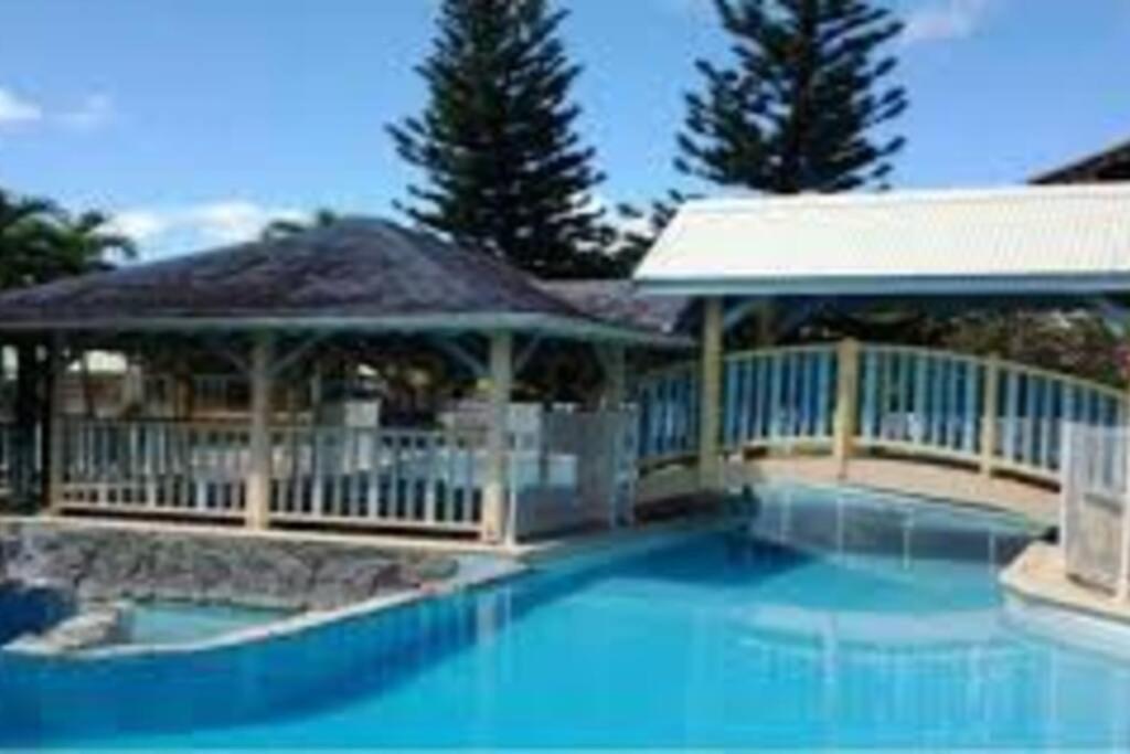 Appartement Ker-Eol Residence Canouan Sainte-Anne Avec Piscine Exterior foto